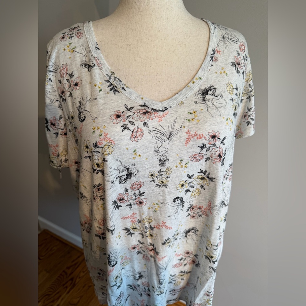 Disney x Torrid Disney Princess Tie Sleeve Tee - Torrid Size 4 (26, 4X) - Picture 2 of 14